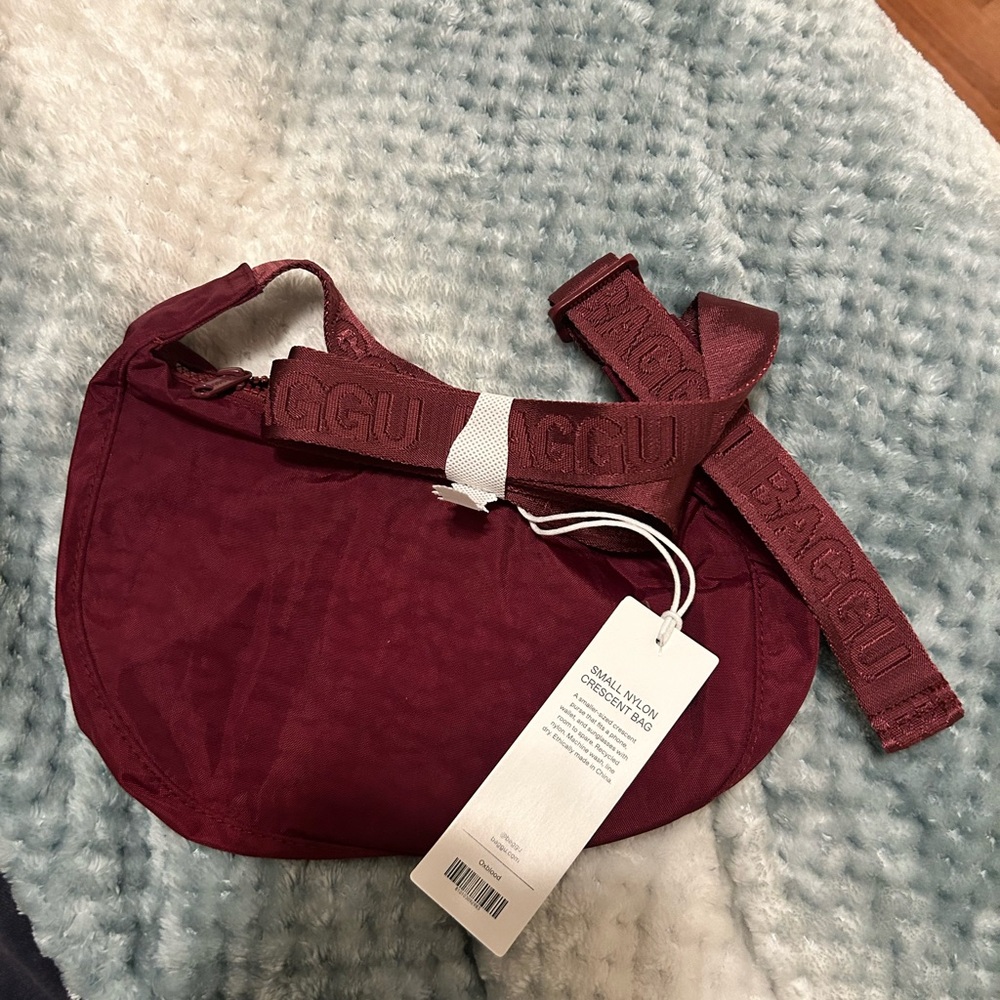 BAGGU oxblood small nylon crescent NWT